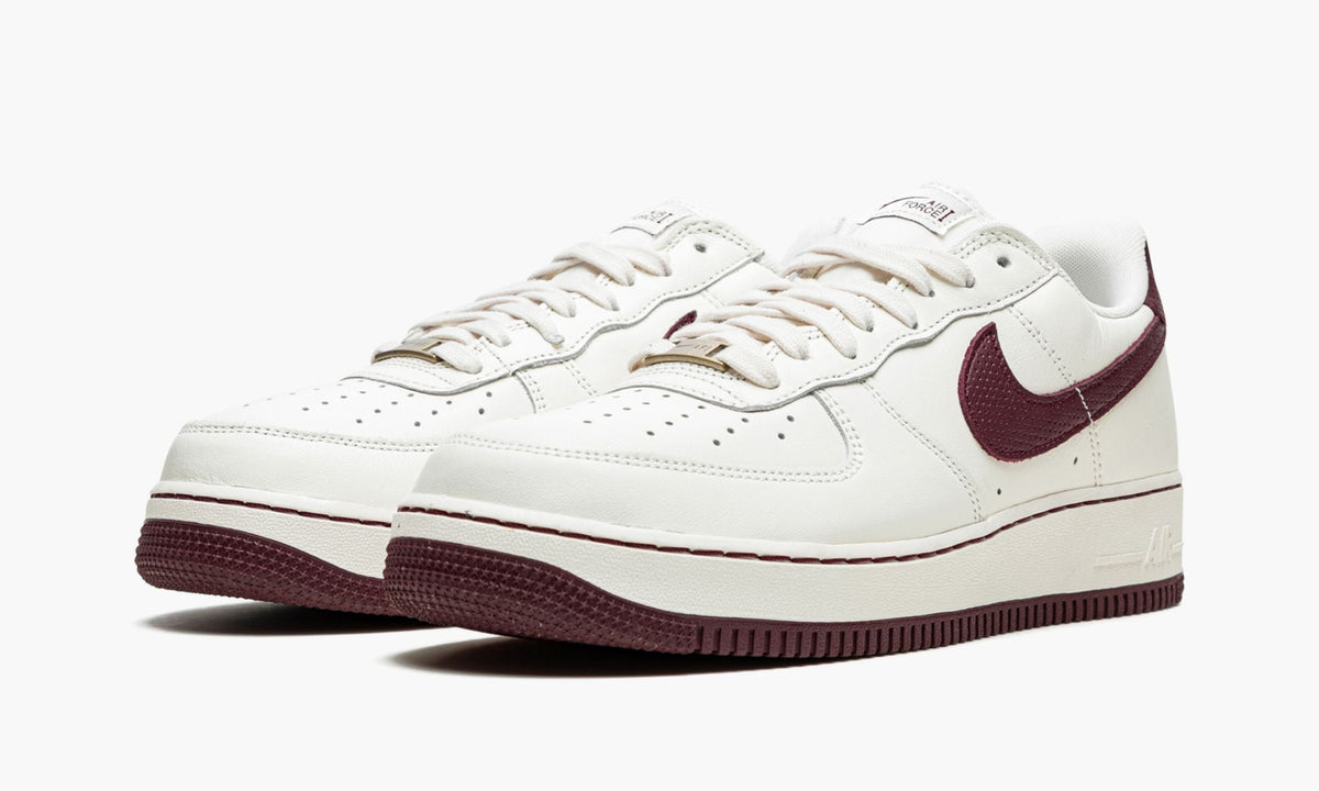 Air Force 1 '07 Craft "Dark Beetroot" - Angle View 3