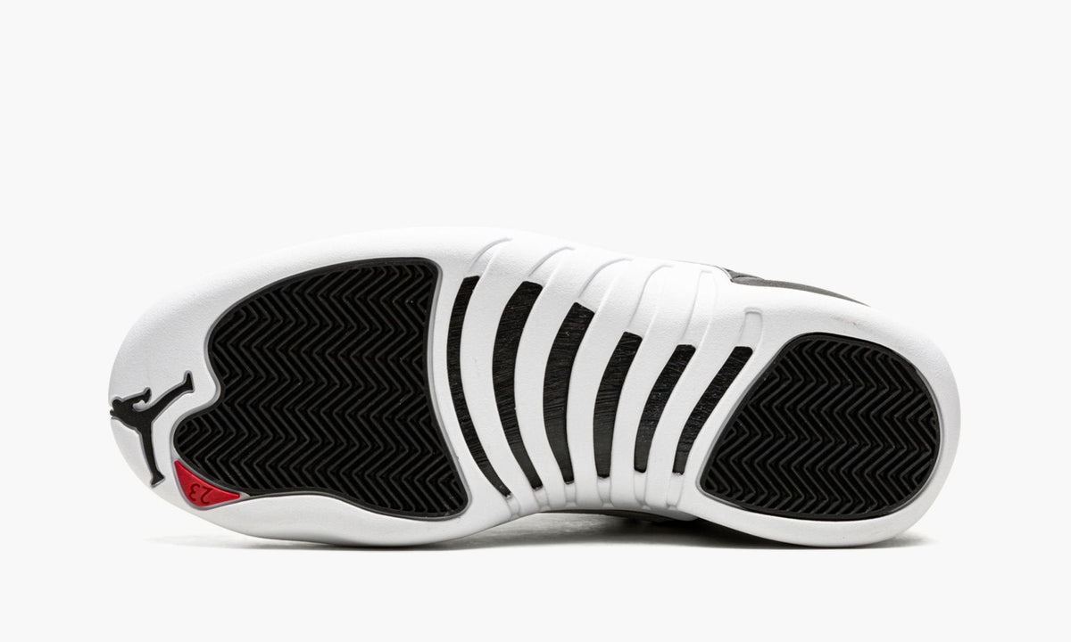 Air Jordan 12 Retro "Playoffs 2022" - Angle View 6