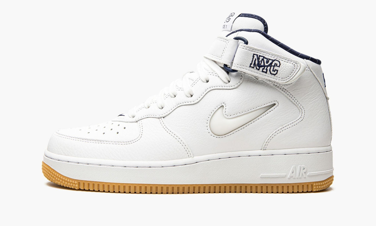 Air Force 1 Mid Jewel QS "NYC - Yankees" - Angle View 2