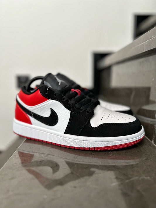 Air Jordan 1 Low SE 'Black Toe' - Main View