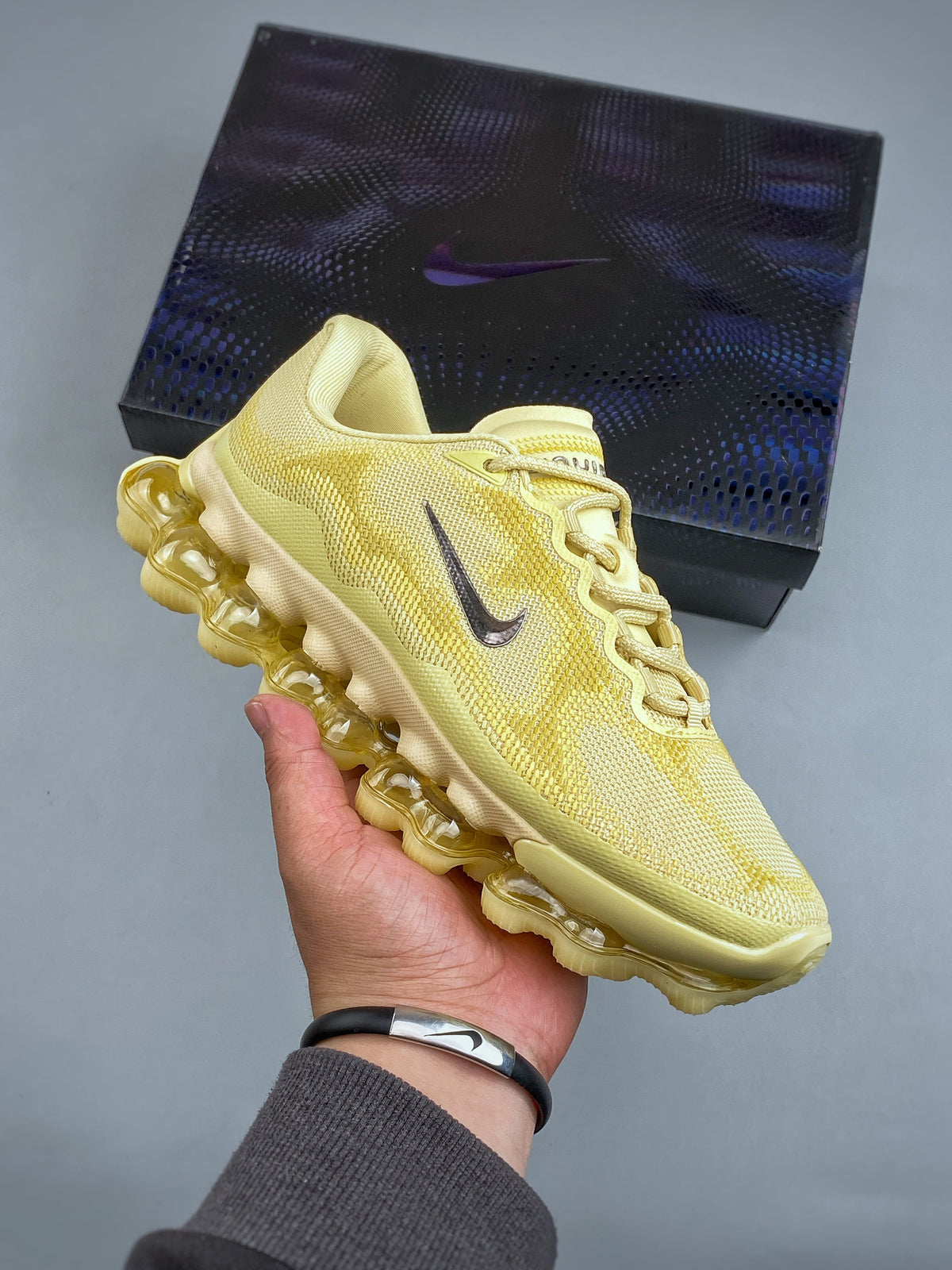 Nike AIR LIQUID MAX Yellow IQ7634 009 - View 3