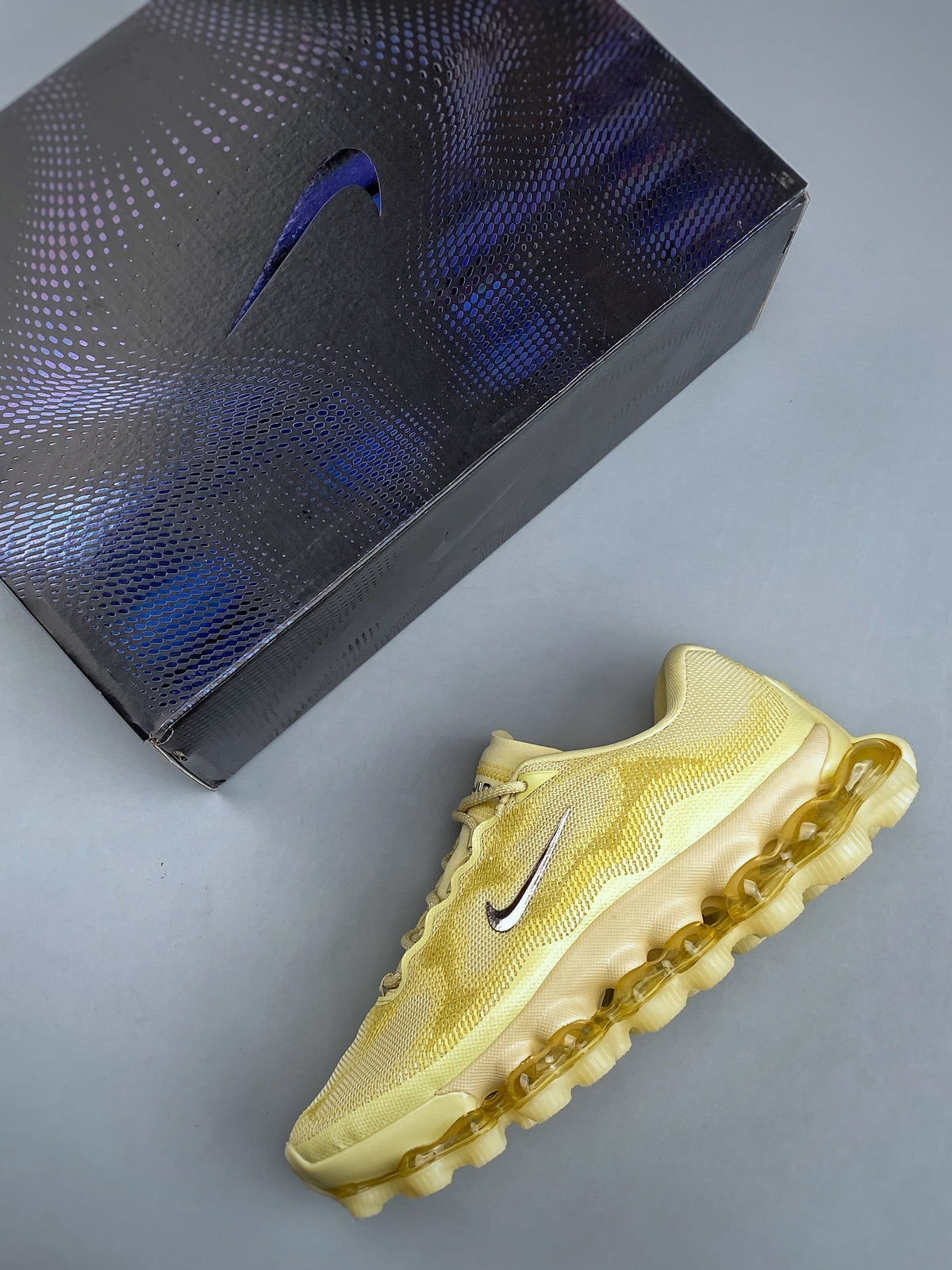 Nike AIR LIQUID MAX Yellow IQ7634 009 - View 4