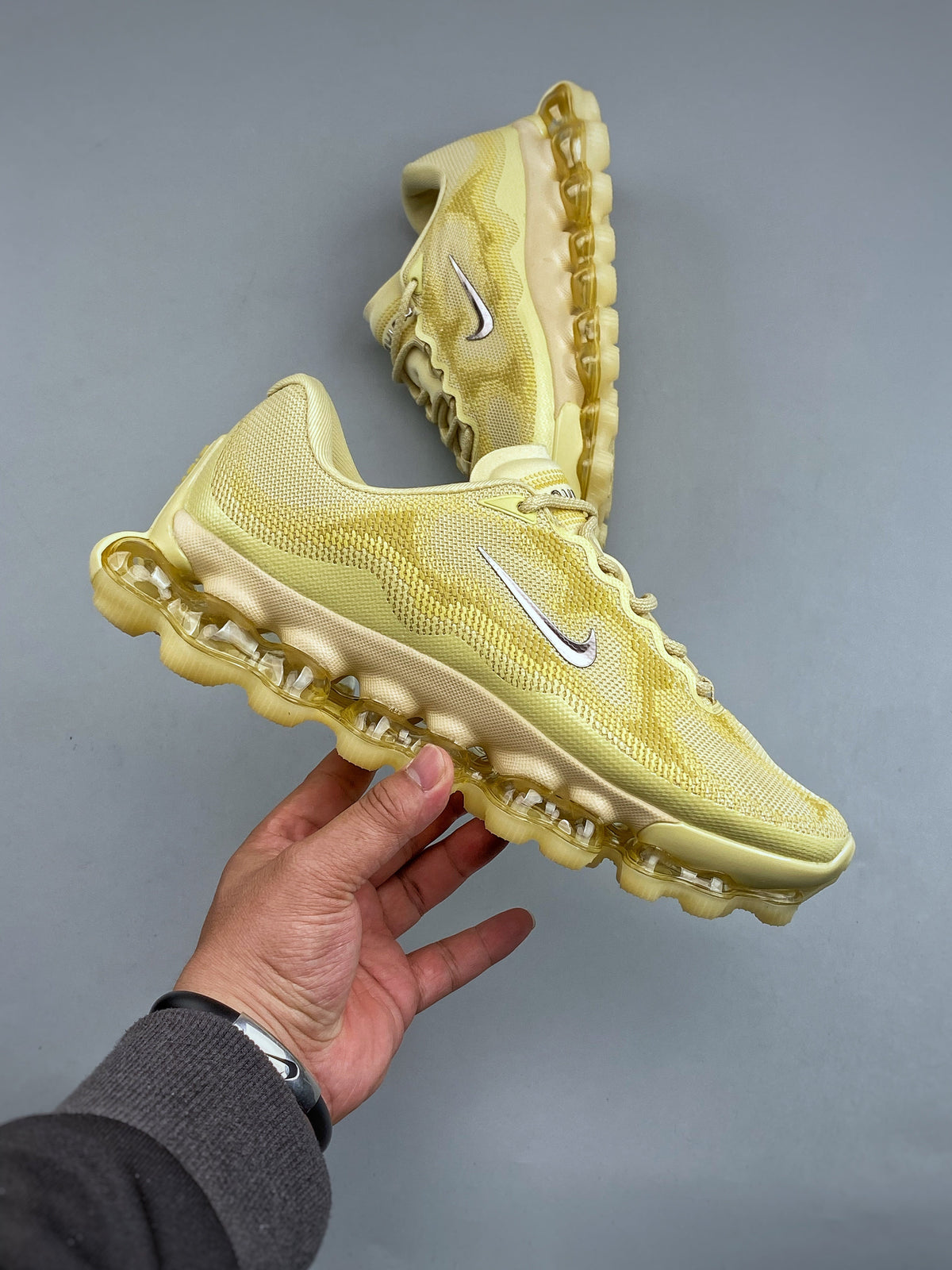 Nike AIR LIQUID MAX Yellow IQ7634 009 - View 2