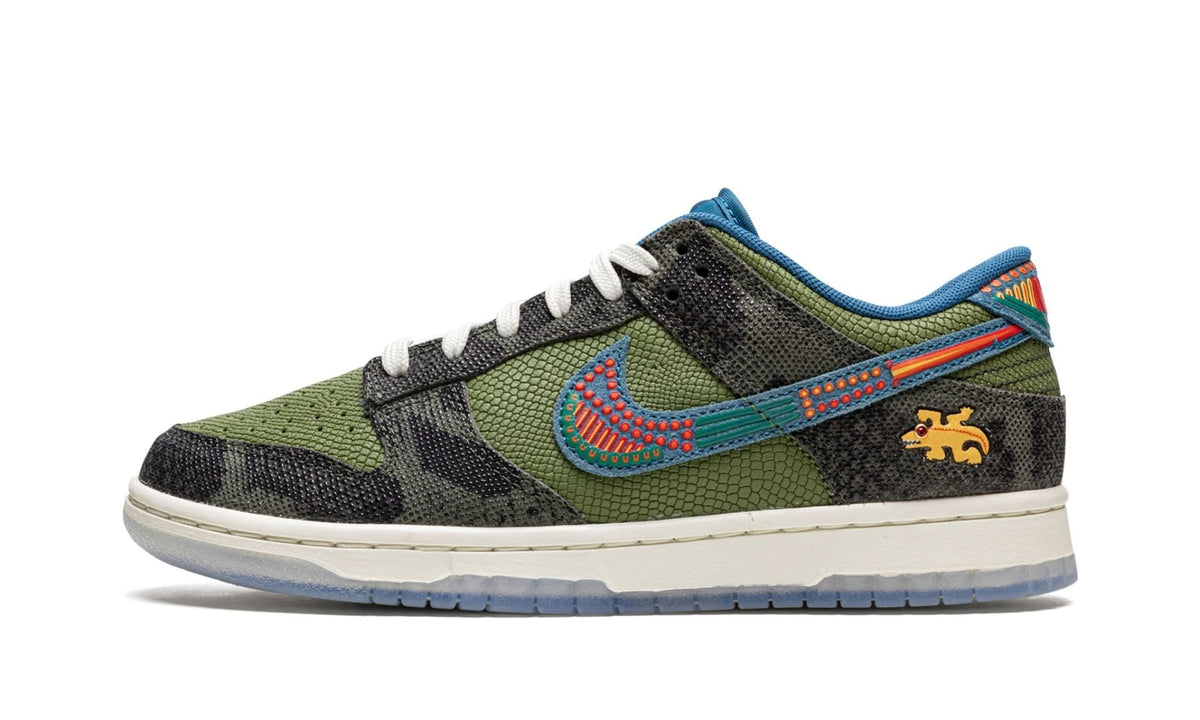 Dunk Low "SiEMPRE Familia" - View 1