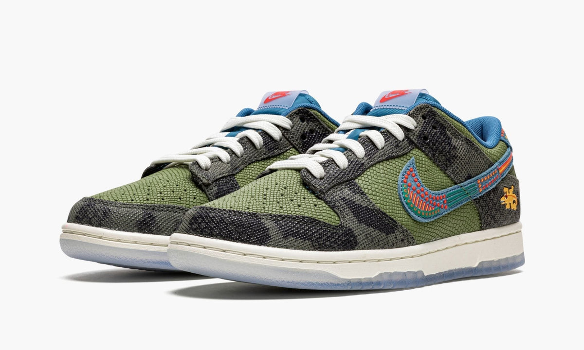 Dunk Low "SiEMPRE Familia" - View 3
