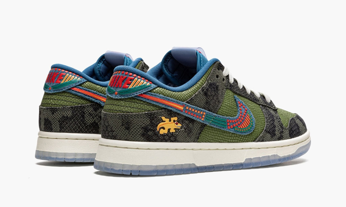 Dunk Low "SiEMPRE Familia" - View 4