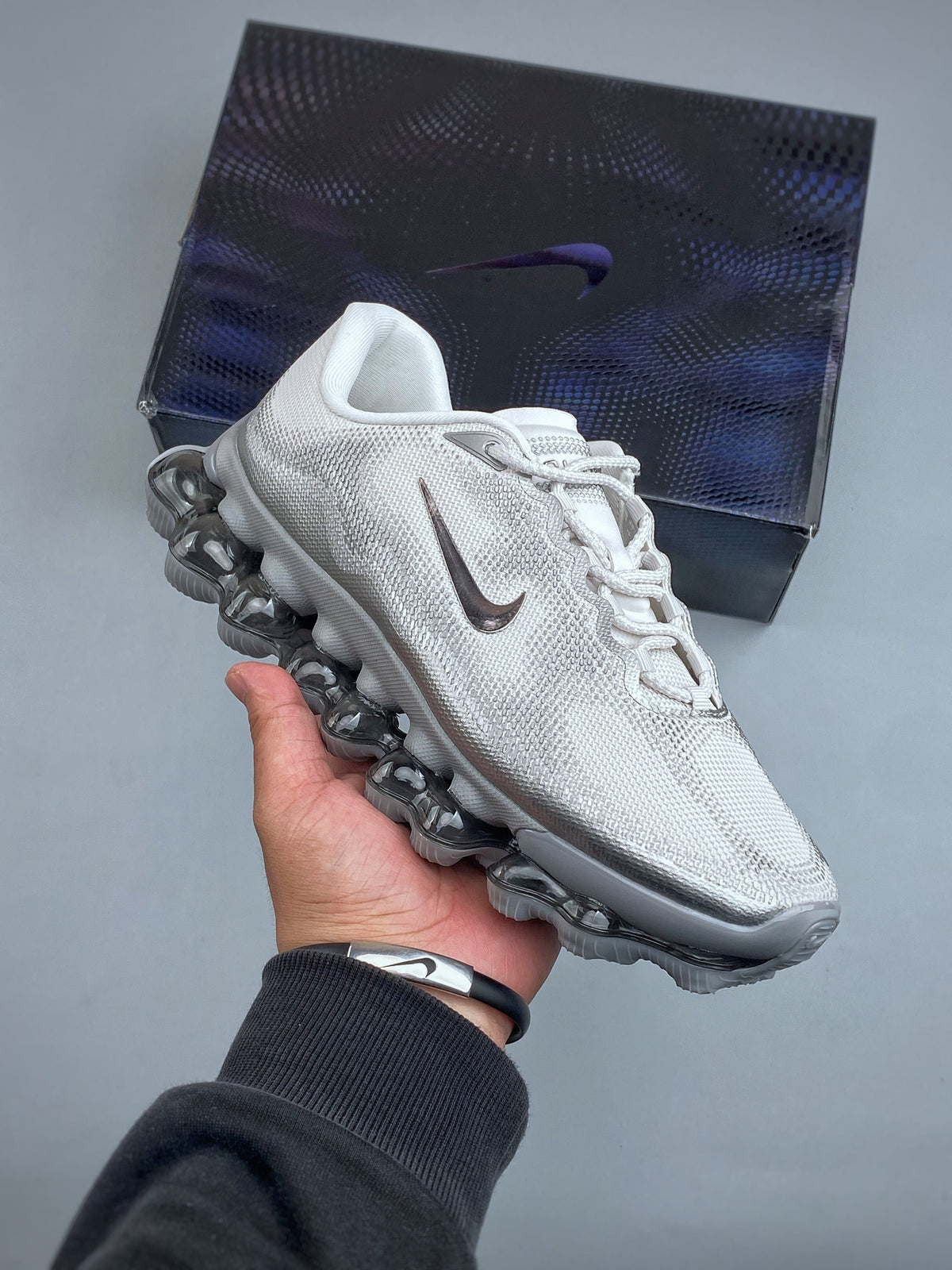 Nike AIR LIQUID MAX Light Grey - View 1