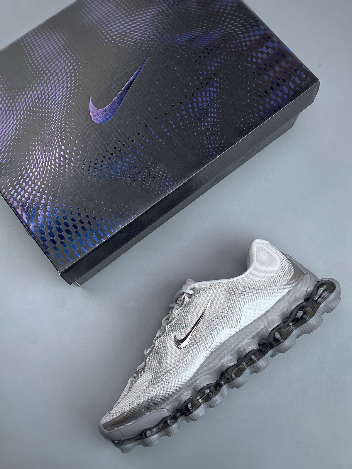 Nike AIR LIQUID MAX Light Grey - View 3