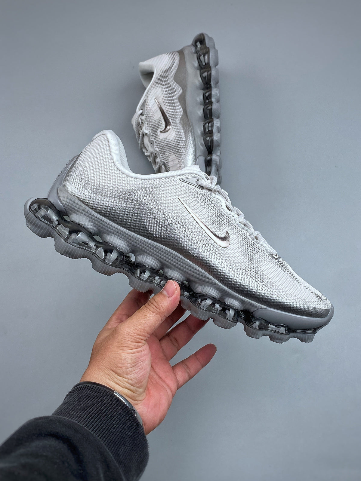 Nike AIR LIQUID MAX Light Grey - View 4