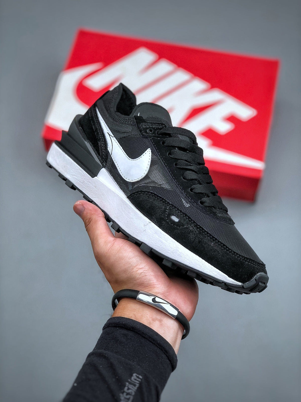 Nike Wmns Waffle One 'Black White' DA7995 001 - View 1