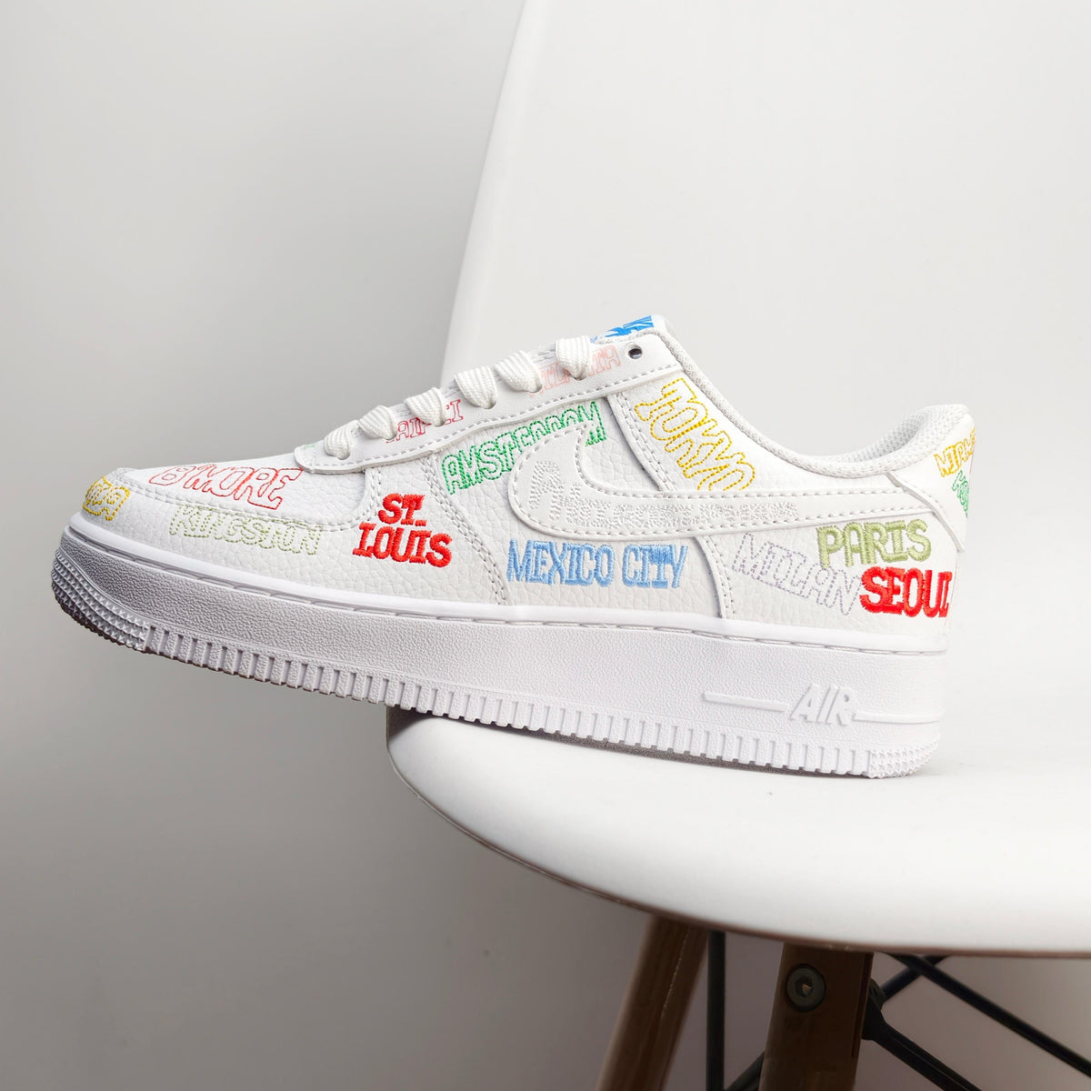 Nike Air Force 1’ 07 Low 'World Tour - White' - Main View