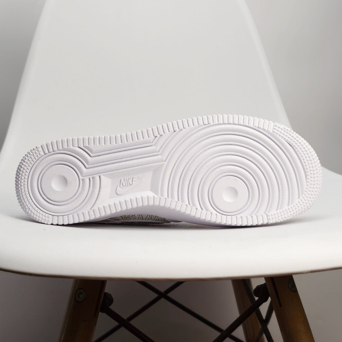 Nike Air Force 1’ 07 Low 'World Tour - White' - Angle View 7