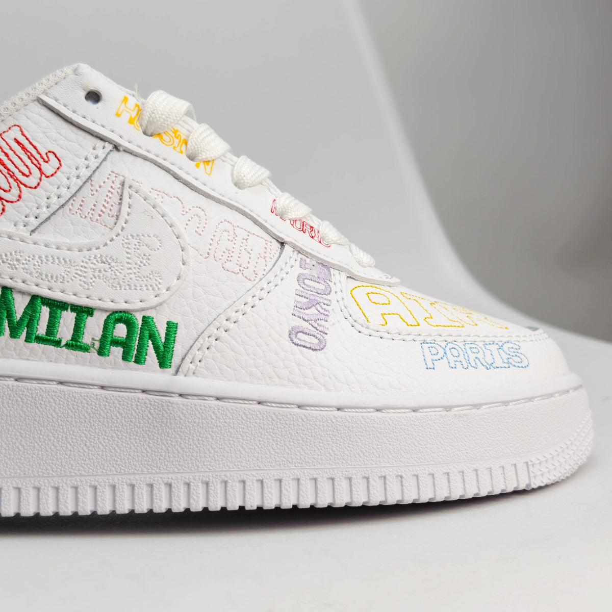 Nike Air Force 1’ 07 Low 'World Tour - White' - Angle View 9