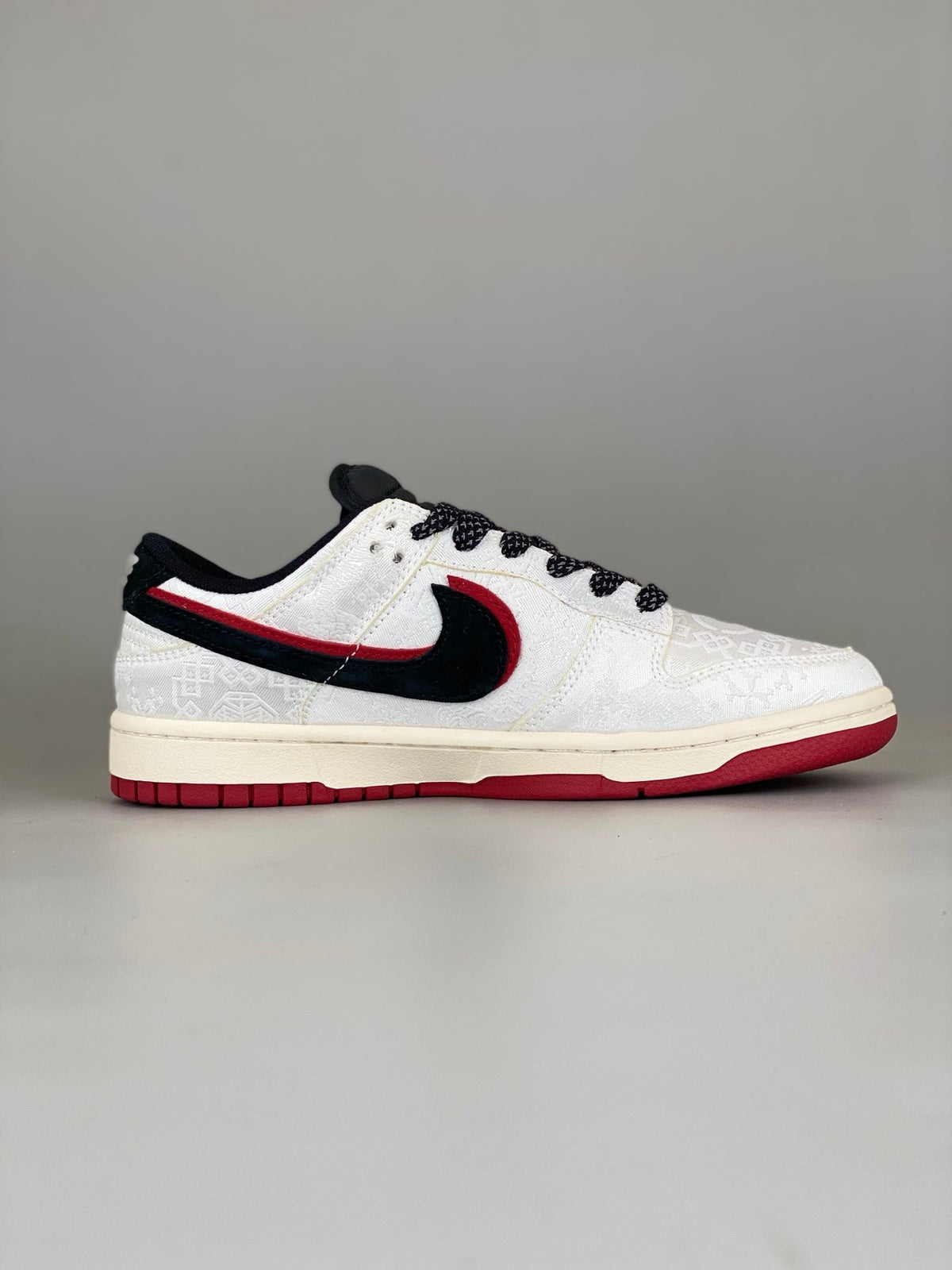 Nike SB Dunk Low x The North Face DM6868-041 - View 2