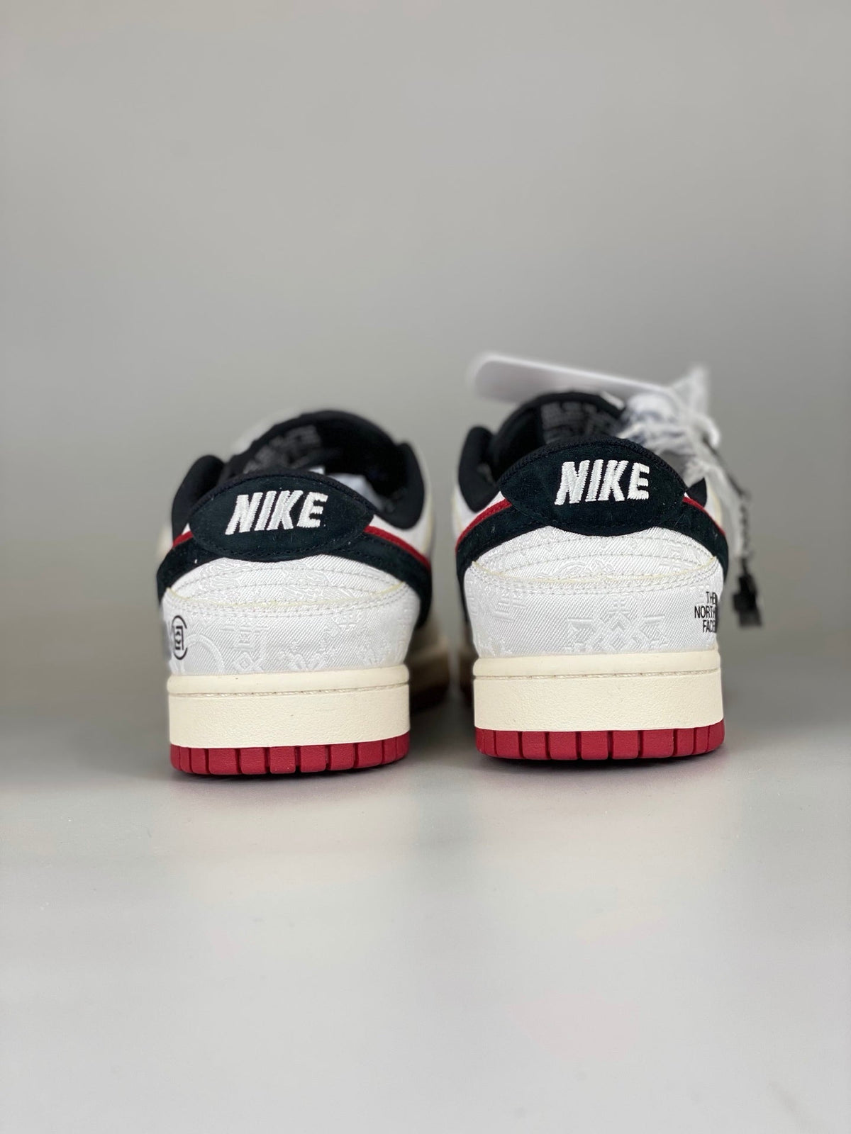 Nike SB Dunk Low x The North Face DM6868-041 - View 8