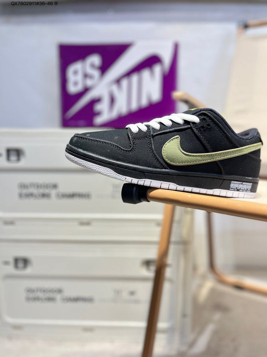 Nike SB Dunk Low Black-Green DX6775 QX7802911 - View 1