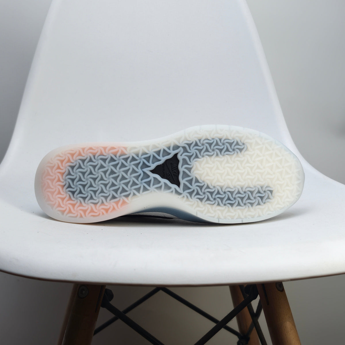 Nike SB PS8 Flyknit White FV3493-004 - View 7