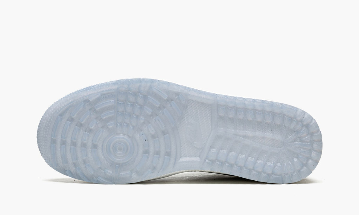 Air Jordan 1 Low Golf "Wolf Grey" - Angle View 6