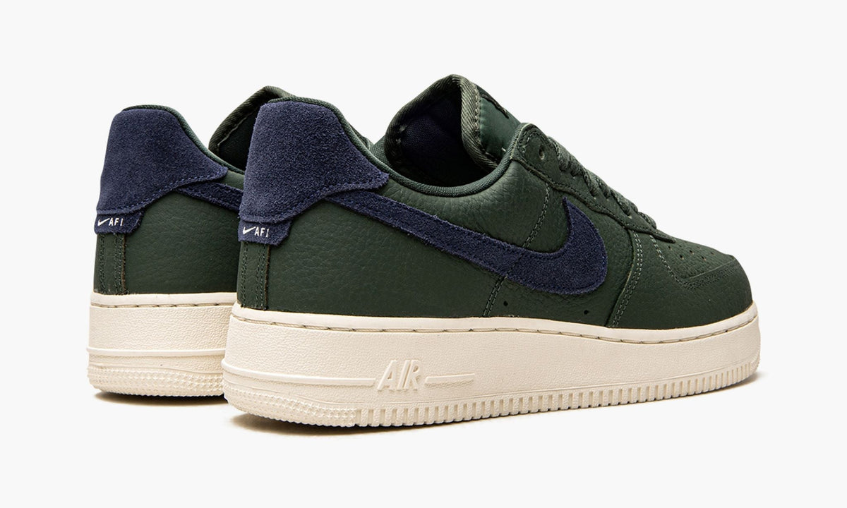 Air Force 1 '07 Craft "Galactic Jade" - Angle View 4