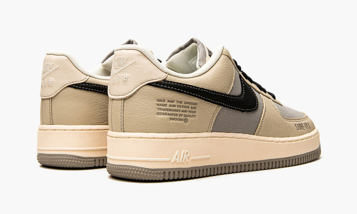 Air Force 1 Low Gore-Tex "Rattan / Black" - Angle View 4