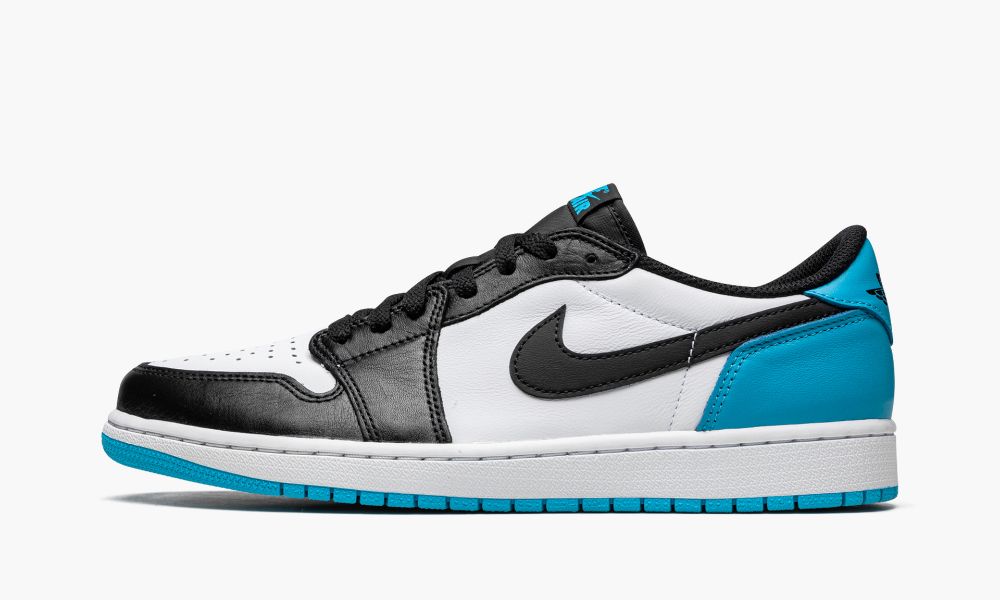 Air Jordan 1 Low OG "UNC" - Angle View 2