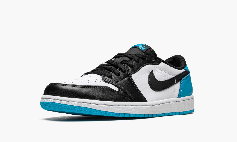 Air Jordan 1 Low OG "UNC" - Angle View 5