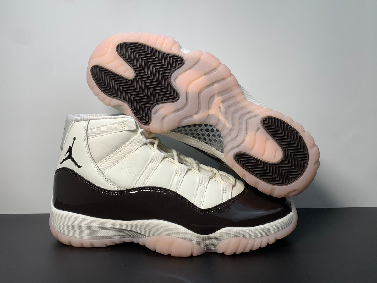 Air Jordan 11 “Neapolita AR0715-101 - Angle View 7