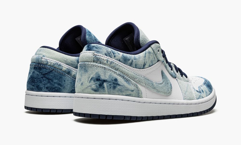 Air Jordan 1 Low SE - Angle View 4