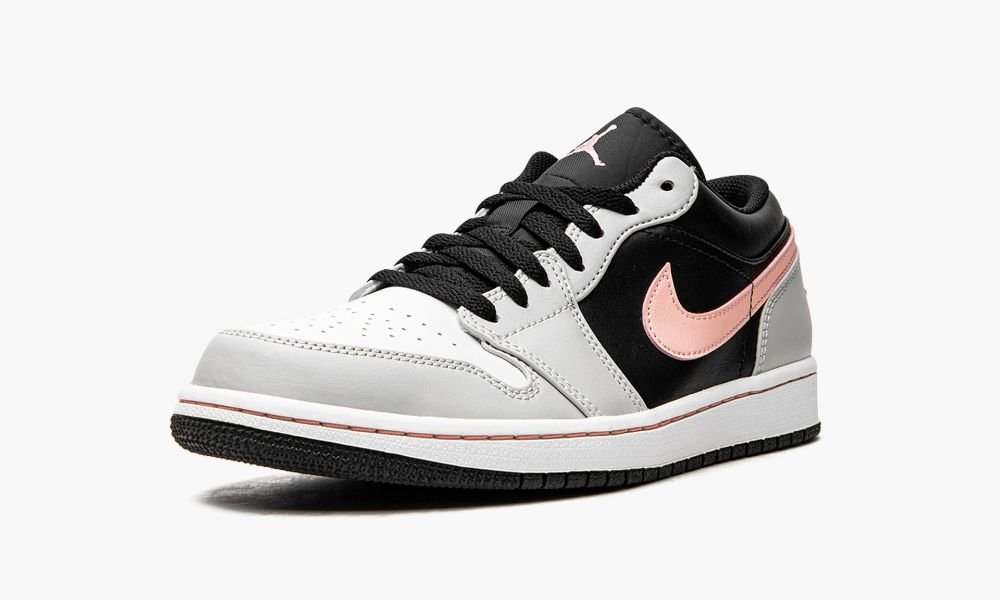 Air Jordan 1 Low - Angle View 5