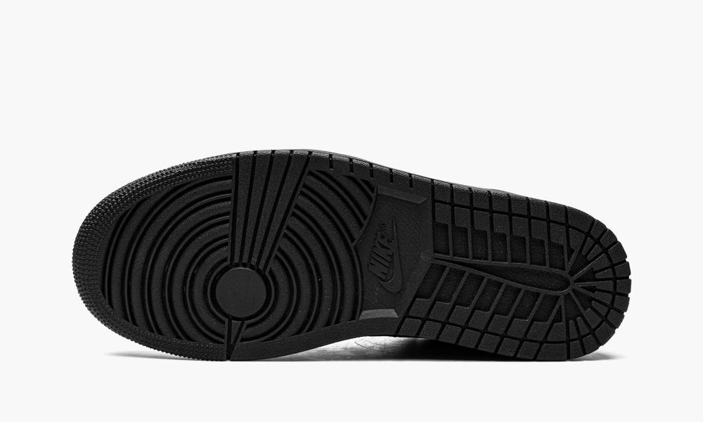 Air Jordan 1 Low - Angle View 6
