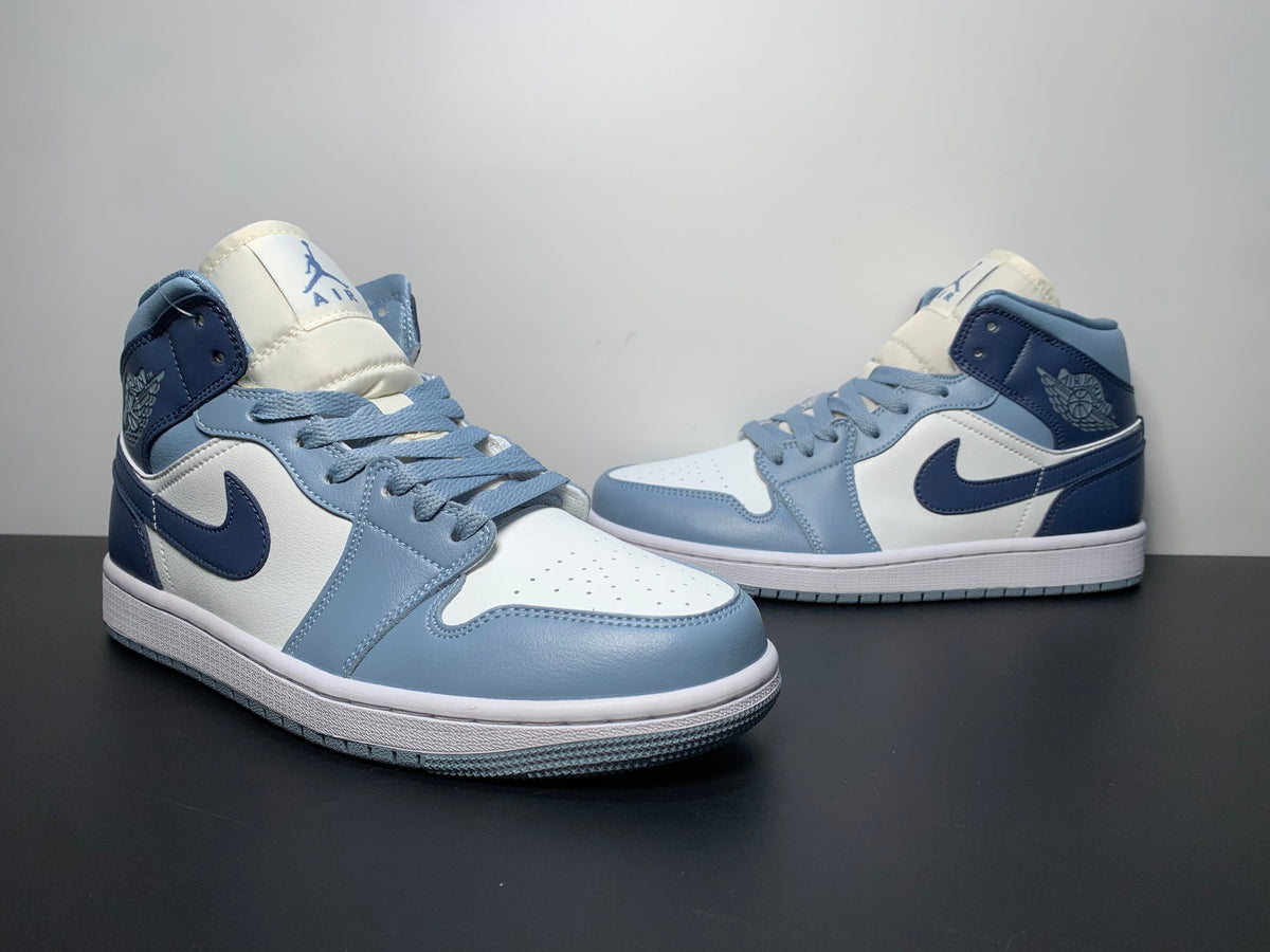 Air Jordan 1 Mid Diffused Blue BQ6472-140 - Angle View 4