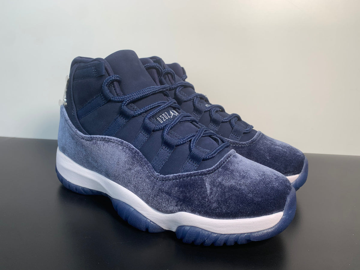 Air Jordan 11 Velvet Midnight Navy AR0715-441 - Angle View 4