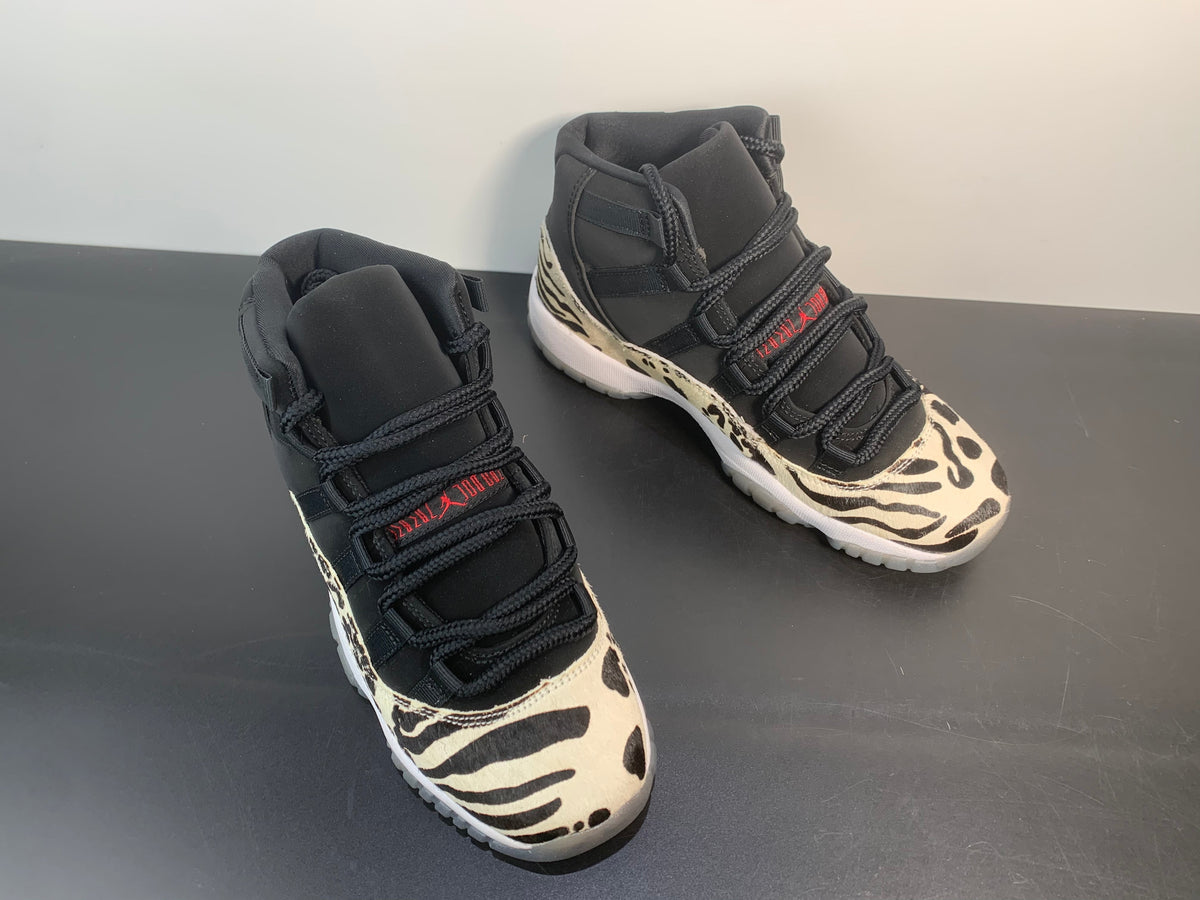 Air Jordan 11 Animal instinct AR0715-010 - Angle View 4
