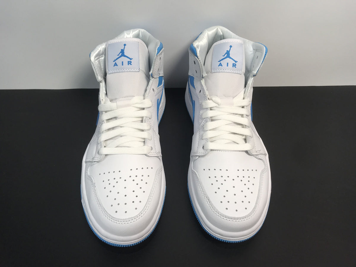 Air Jordan 1 Mid UNC - Angle View 5