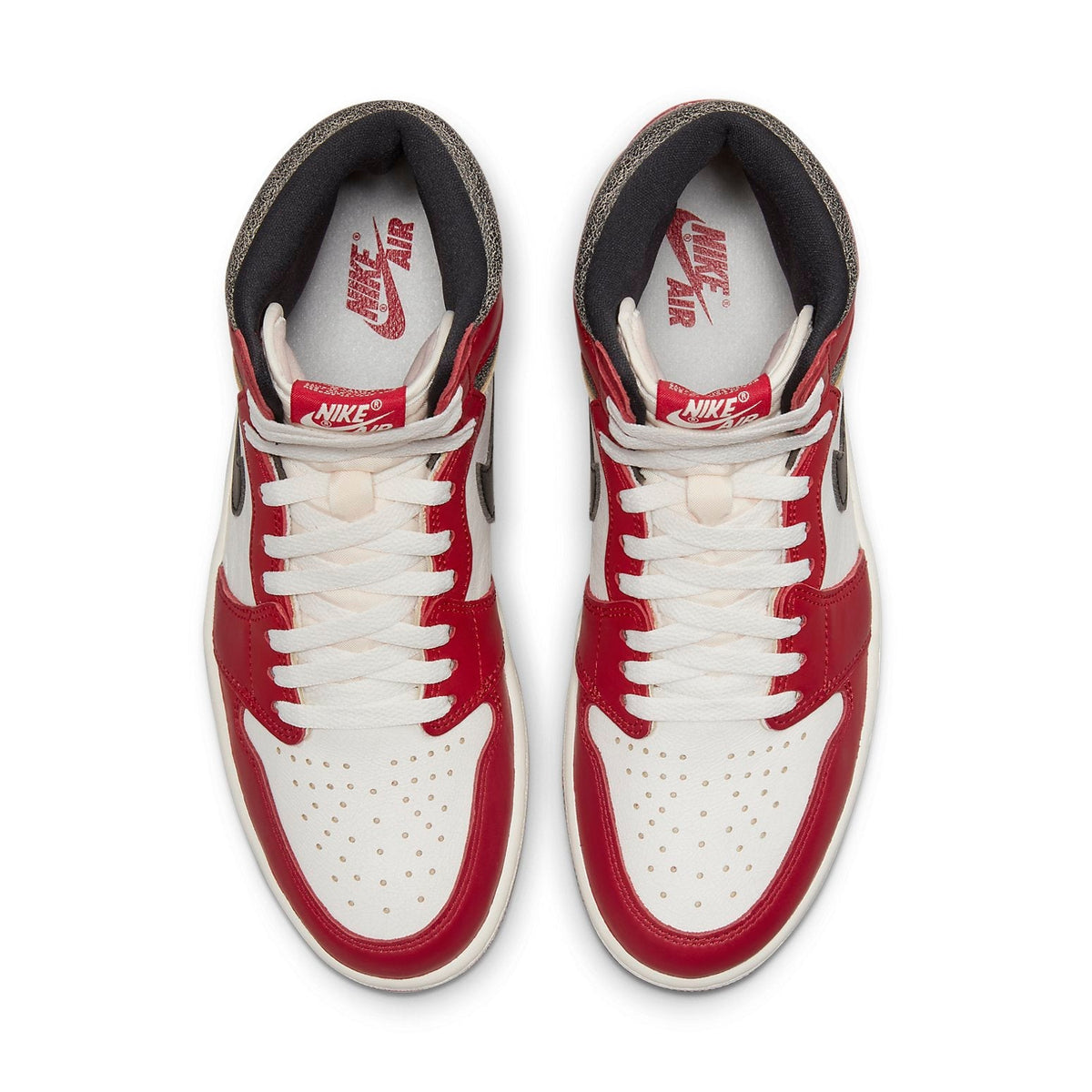 Air Jordan 1 Retro High OG ‘Chicago Lost & Found’ - Angle View 4