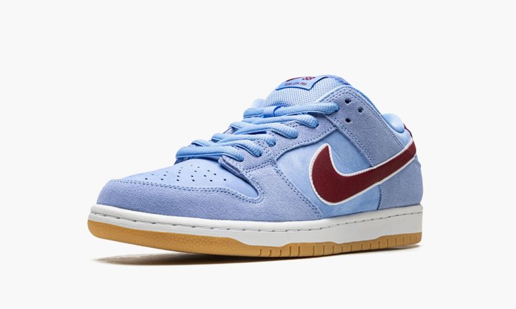 Nike SB Dunk Low Philadelphia Phillies - View 3