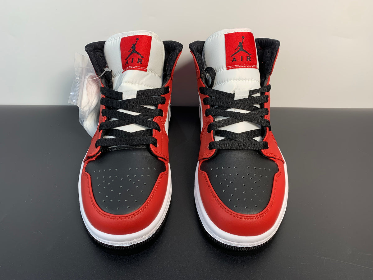Nike Air Jordan 1 Mid Chicago - Black Toe 554724-069 - Angle View 5