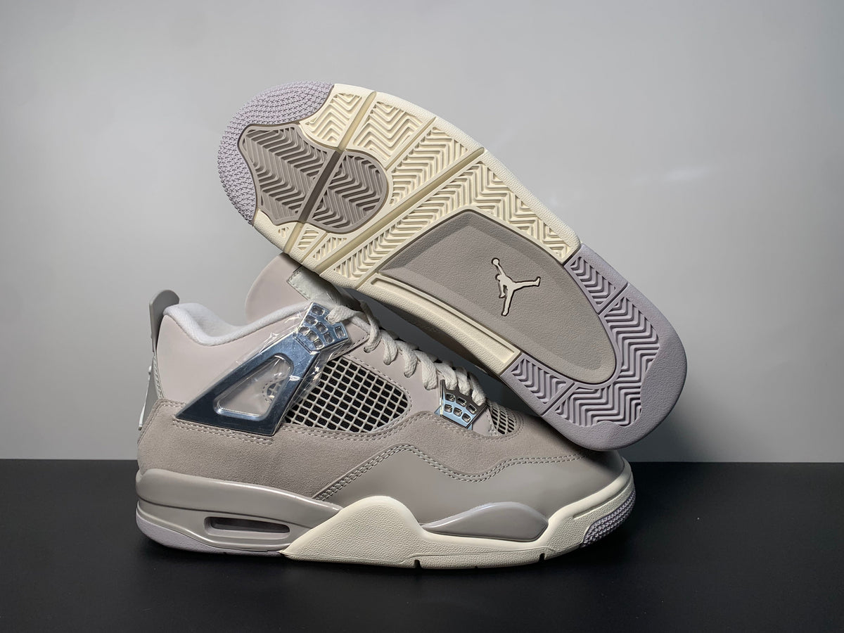 Air Jordan 4 Frozen Moments AQ9129-001 - Angle View 3