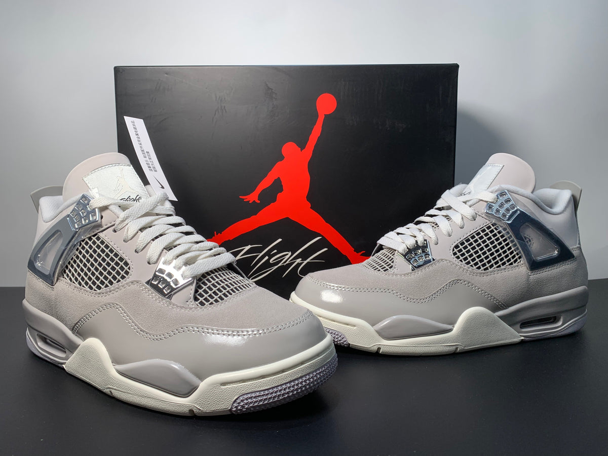 Air Jordan 4 Frozen Moments AQ9129-001 - Angle View 6