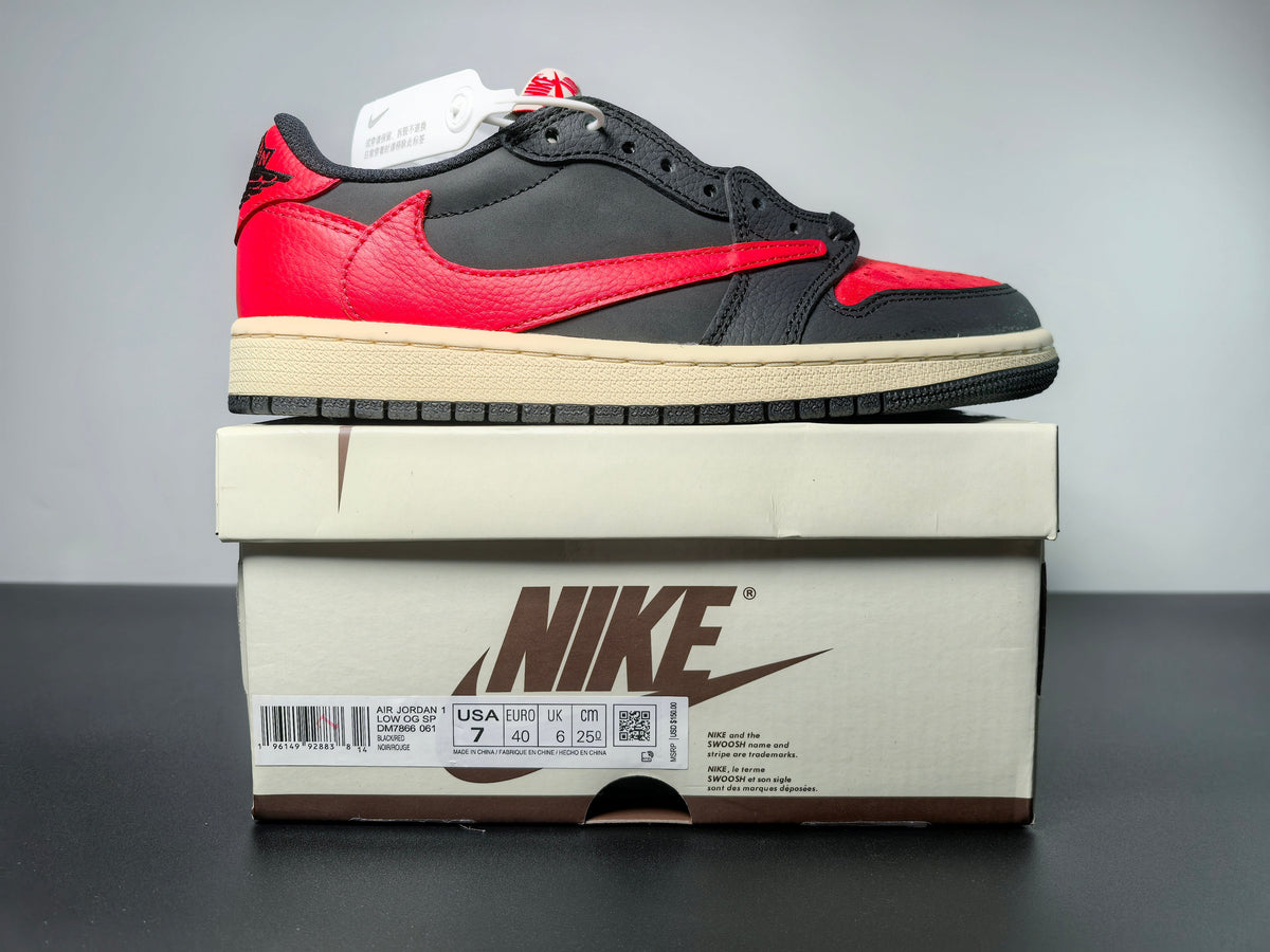 Travis Scott x Air Jordan 1 Low Bred DM7866-061 - Angle View 4