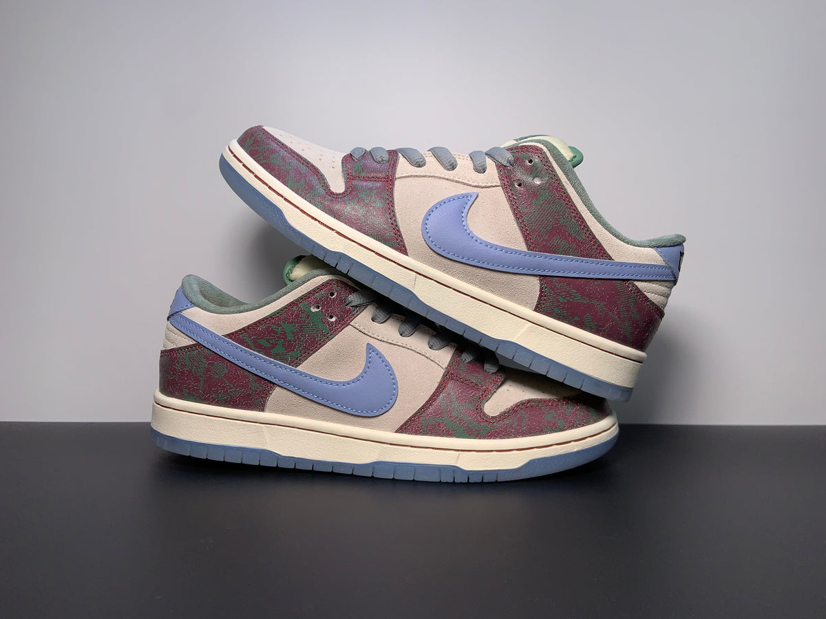 Crenshaw Skate Club x Nike SB Dunk Low - View 5