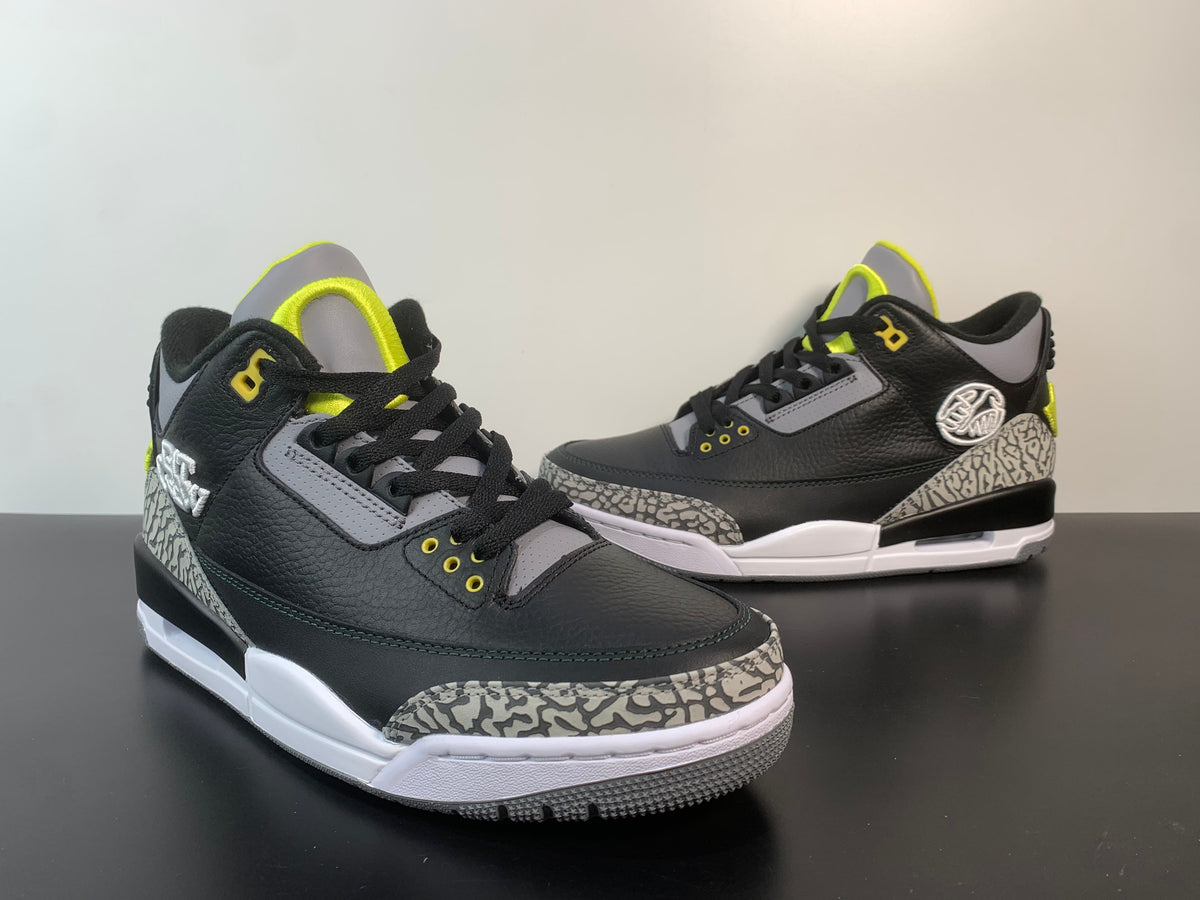 Air Jordan 3 Retro Oregon Ducks Pit Crew Black 282240-594 - Angle View 3