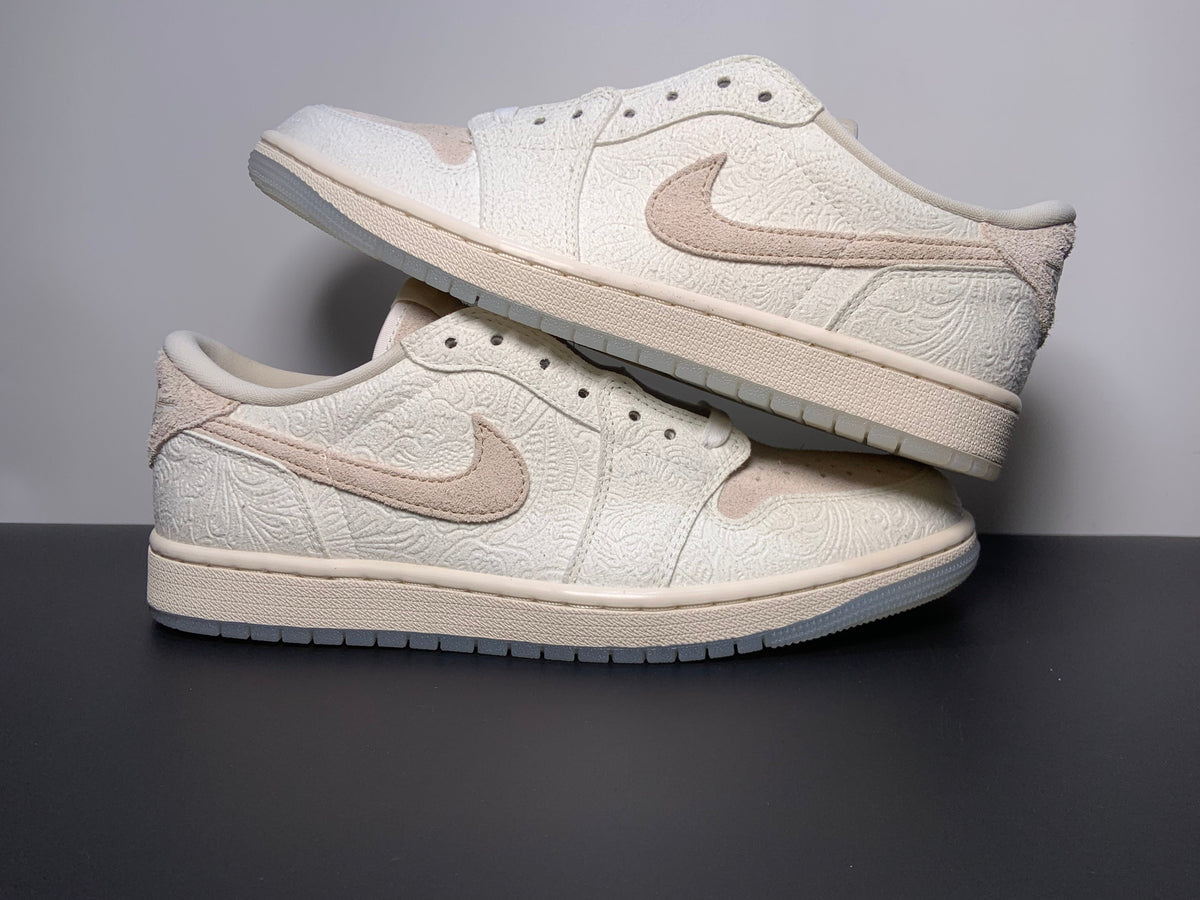 Chris Paul x Air Jordan 1 Low OG ”Give Them Flowers“ FZ0455-200 - Angle View 5