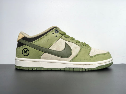 Yuto Horigome x Nike SB Dunk Low - View 1