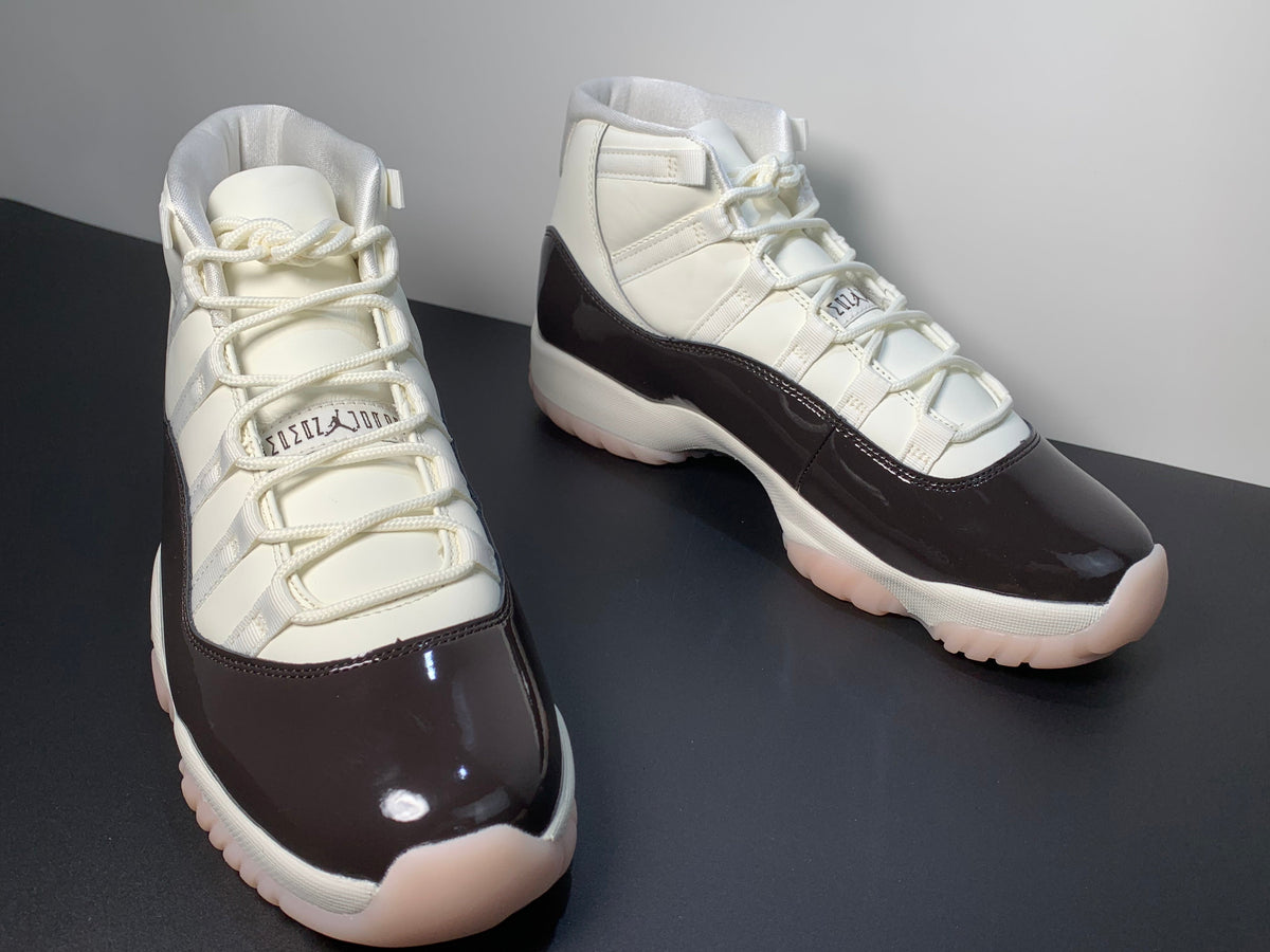 Air Jordan 11 “Neapolita AR0715-101 - Angle View 3
