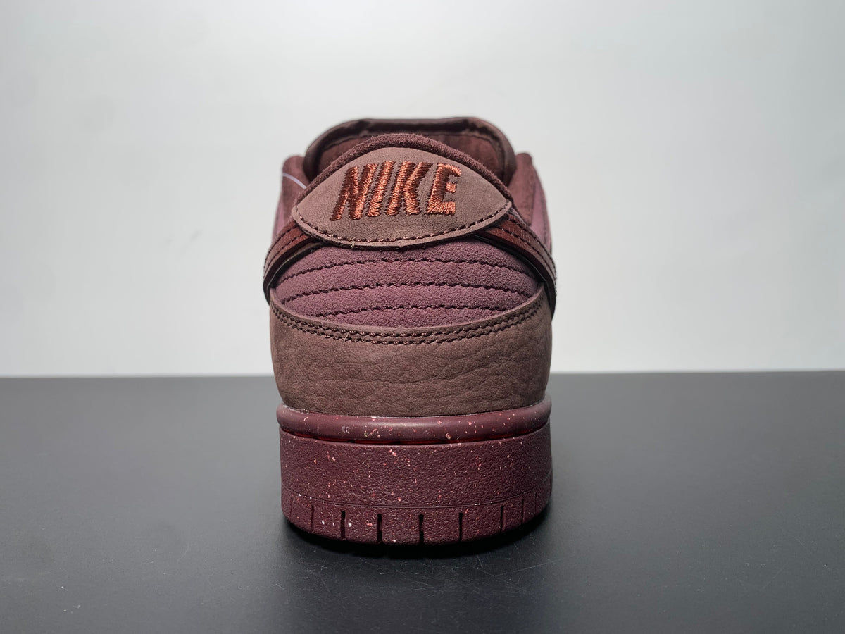 Nike SB Dunk Valentine’s Day - View 9
