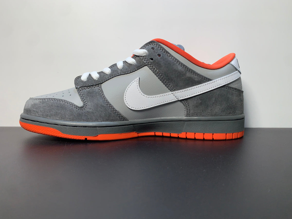 NK Dunk SB Low Staple NYC Pigeon 304292-011 - View 2