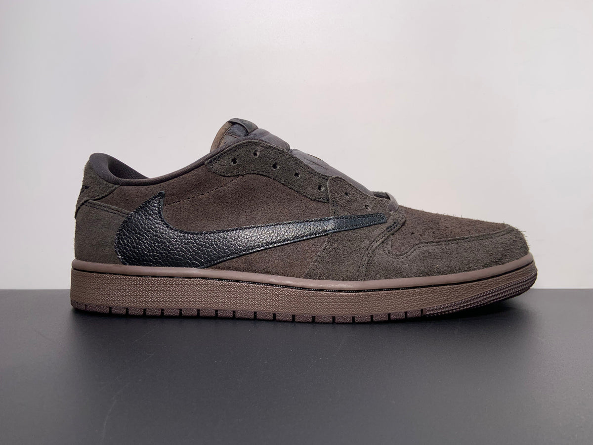 Air Jordan 1 Retro Low OG SP x Travis Scott ‘Velvet Brown’ DM7866-202 - Angle View 7