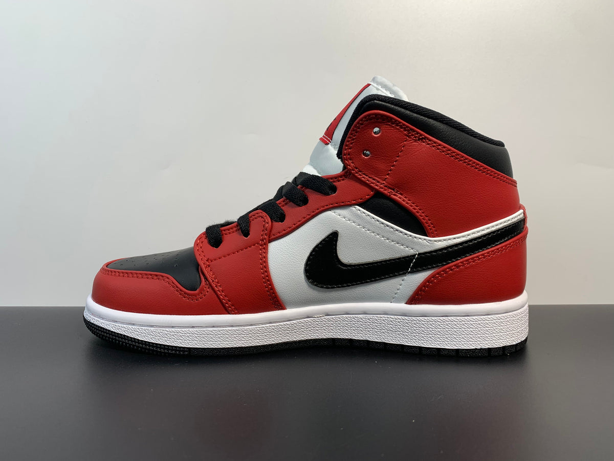 Nike Air Jordan 1 Mid Chicago - Black Toe 554724-069 - Angle View 2