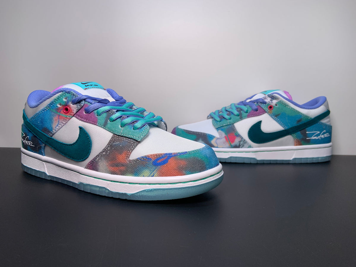 Nike x Futura Laboratories SB Dunk Low ‘Bleached Aqua’ - View 11